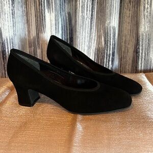 Naturalizer Soft Shoes Black Suede Heels